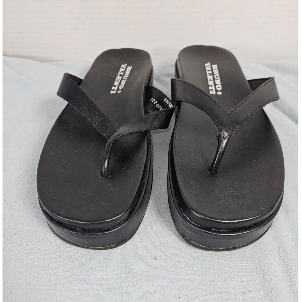 Bruno Valenti Black Leather Platform Thong Sandals Size 7M NEW